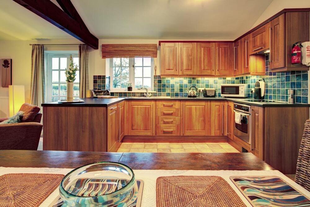 Plumtree Cottage Алнмут Екстериор снимка